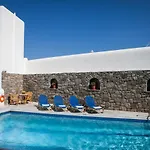 아파트 Ornos Apartments