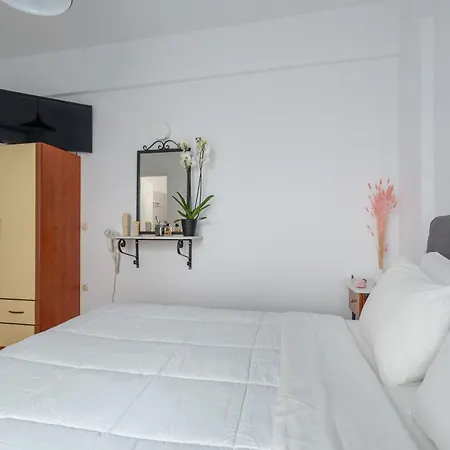 아파트 Ornos Apartments *