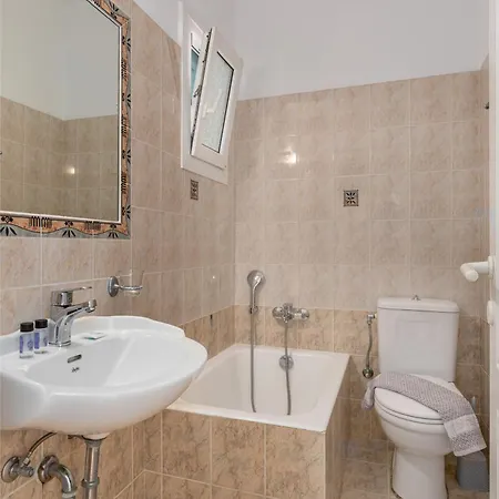 Ornos Apartments 오르노스